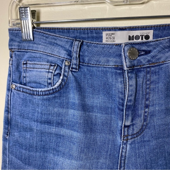 TOPSHOP Women's Moto Mid-rise Medium Wash Distressed Whiskered Jeans, Size 26 - Picture 8 of 12